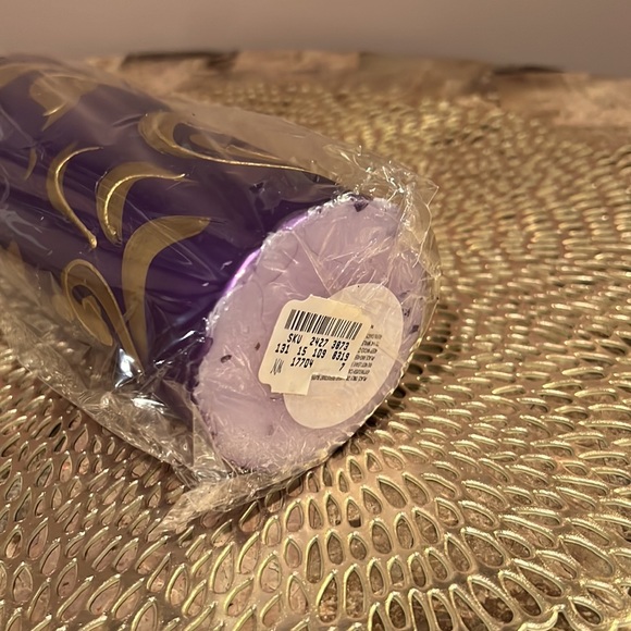 Neiman Marcus Candle - Picture 3 of 10